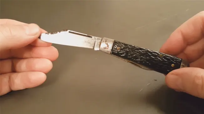How To Clean Old Pocket Knives